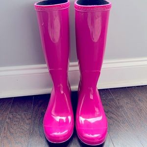 Women’s HOT PINK UGG rain boots